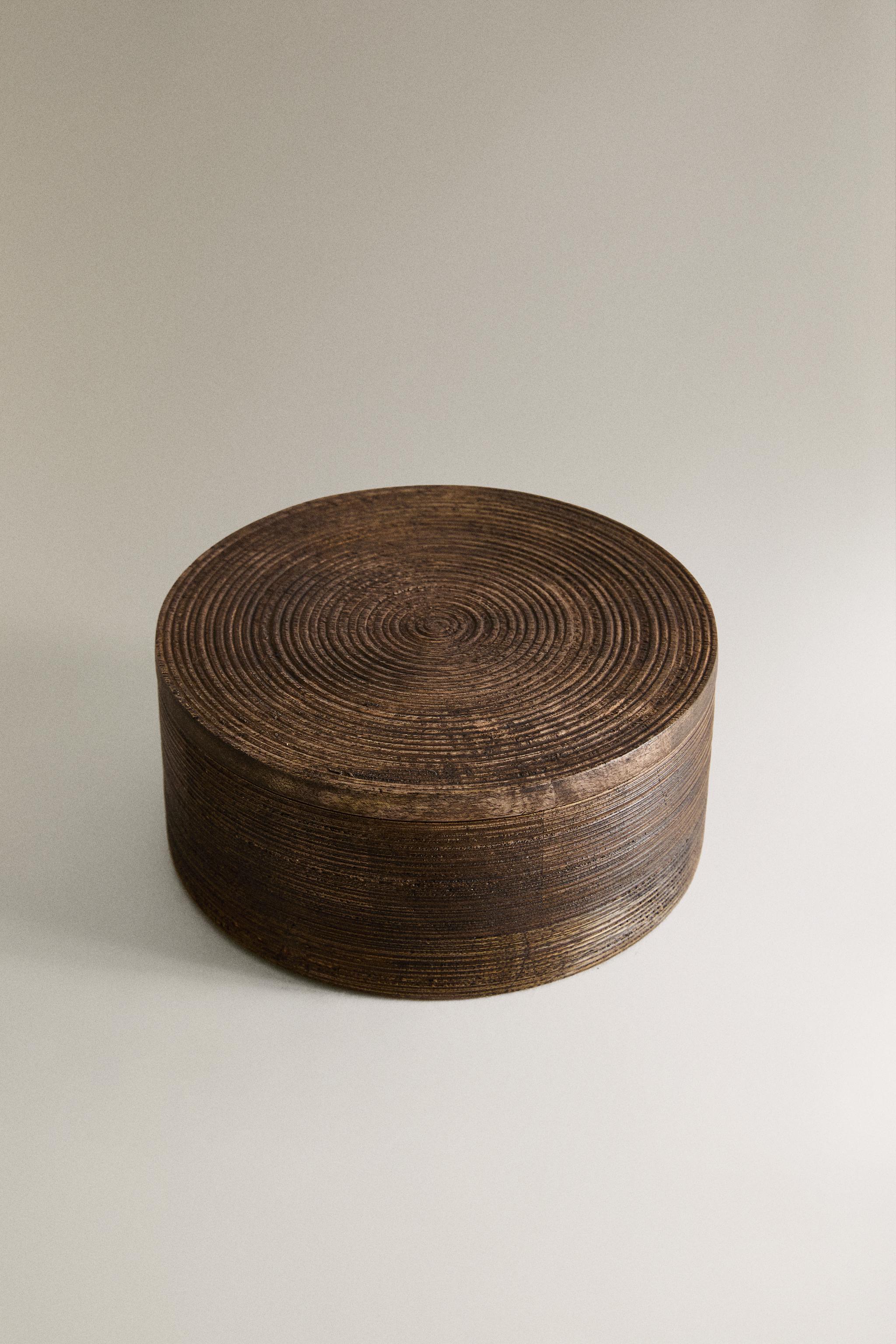 ROUND WOODEN BOX — Dark brown
