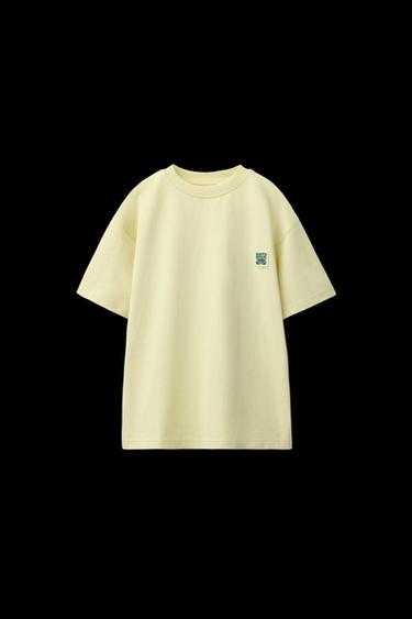 UNIFARBENES T-SHIRT MIT AUFNÄHER - Limettengrün von Zara - Bild 0
