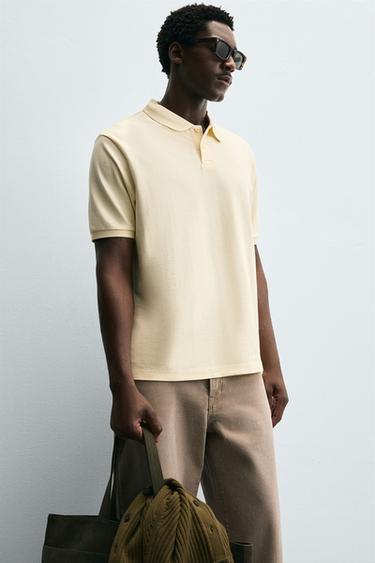 POLO DÉLAVÉ STRUCTURÉ EN PIQUÉ - Jaune pastel de Zara - Image 4