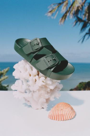 CLAQUETTES DE BAIN À BOUCLES - Vert de Zara
