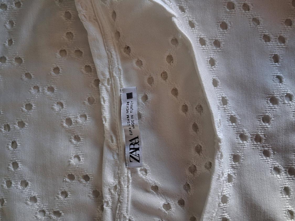 TOP WITH DIE-CUT EMBROIDERY - Image 3