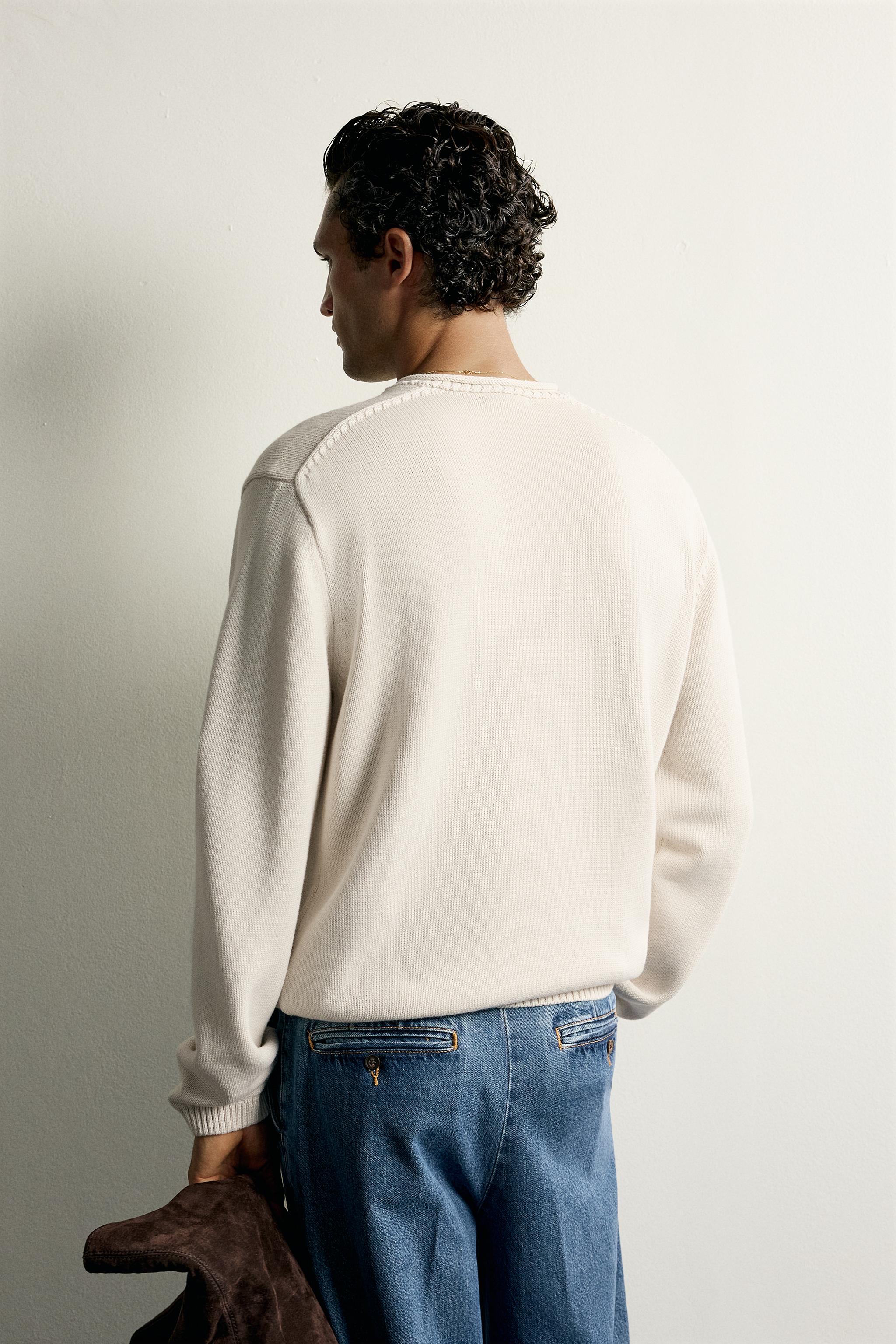 REGULAR FIT V-NECK SWEATER