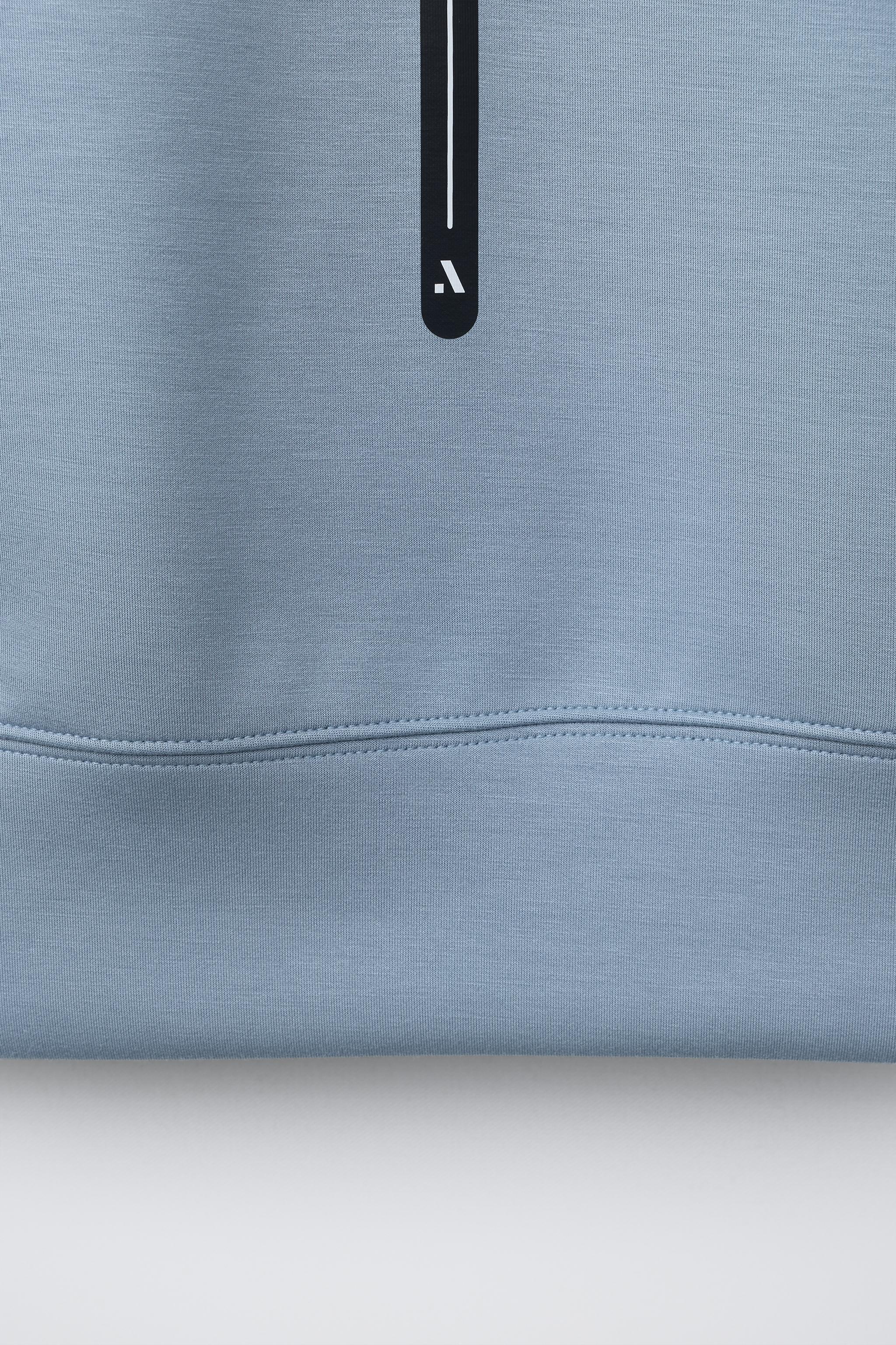 HOODED SPORTY VEST