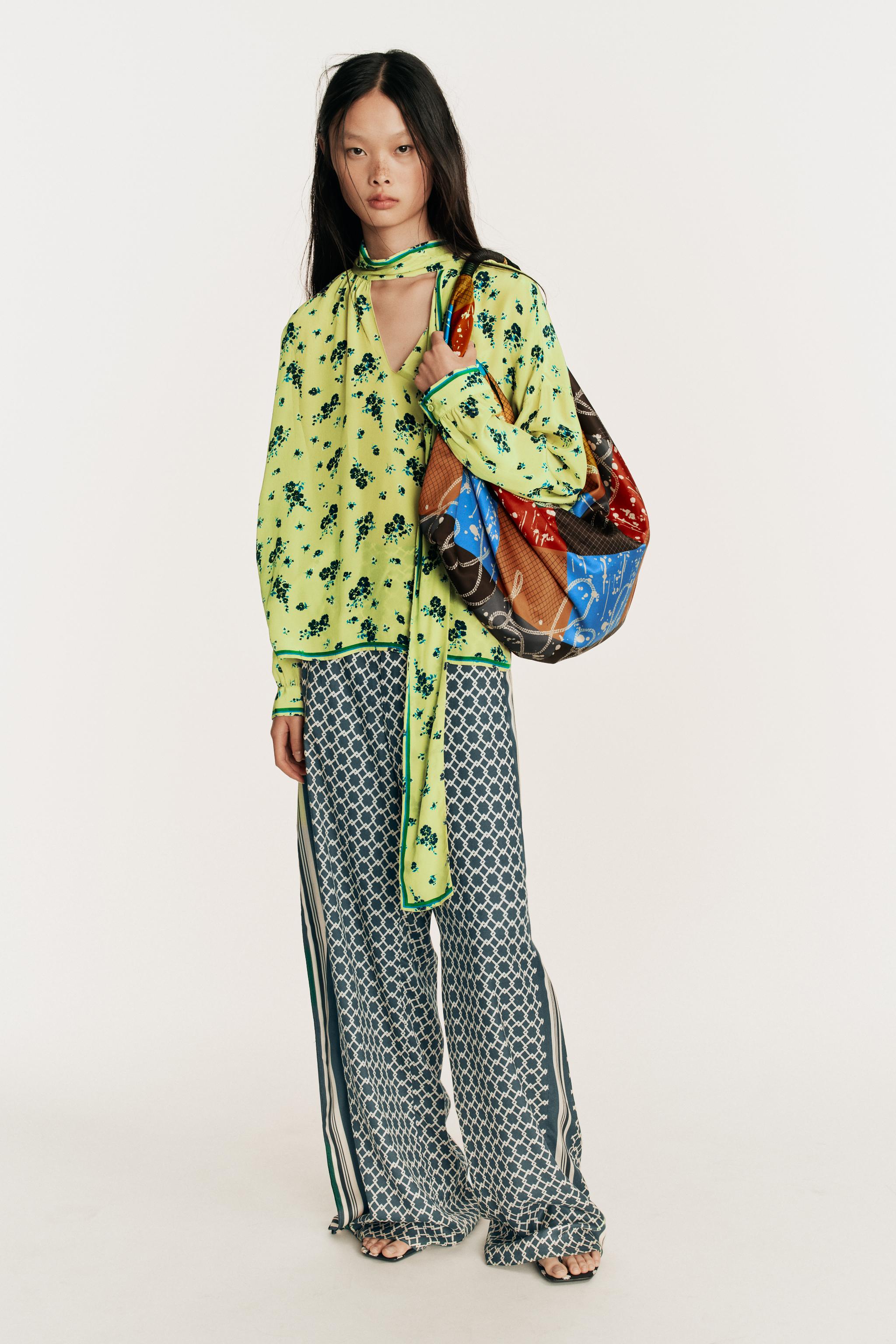 LIMITED EDITION PRINTED SHOPPER SHOULDER BAG