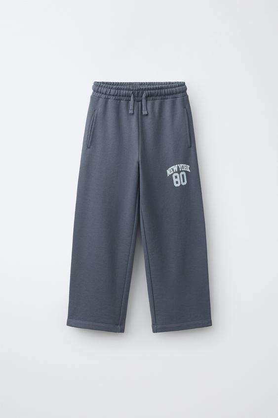 PANTALÓN FELPA STRAIGHT JOGGING VARSITY - Gris oscuro de Zara - Imagen 0