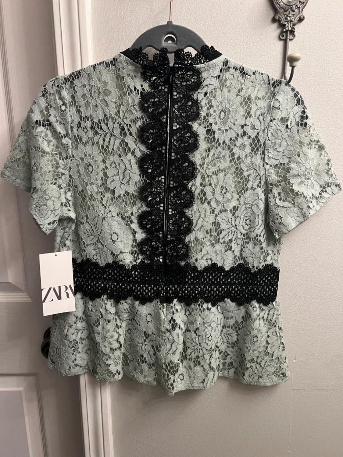 CONTRASTING LACE TOP - Image 2