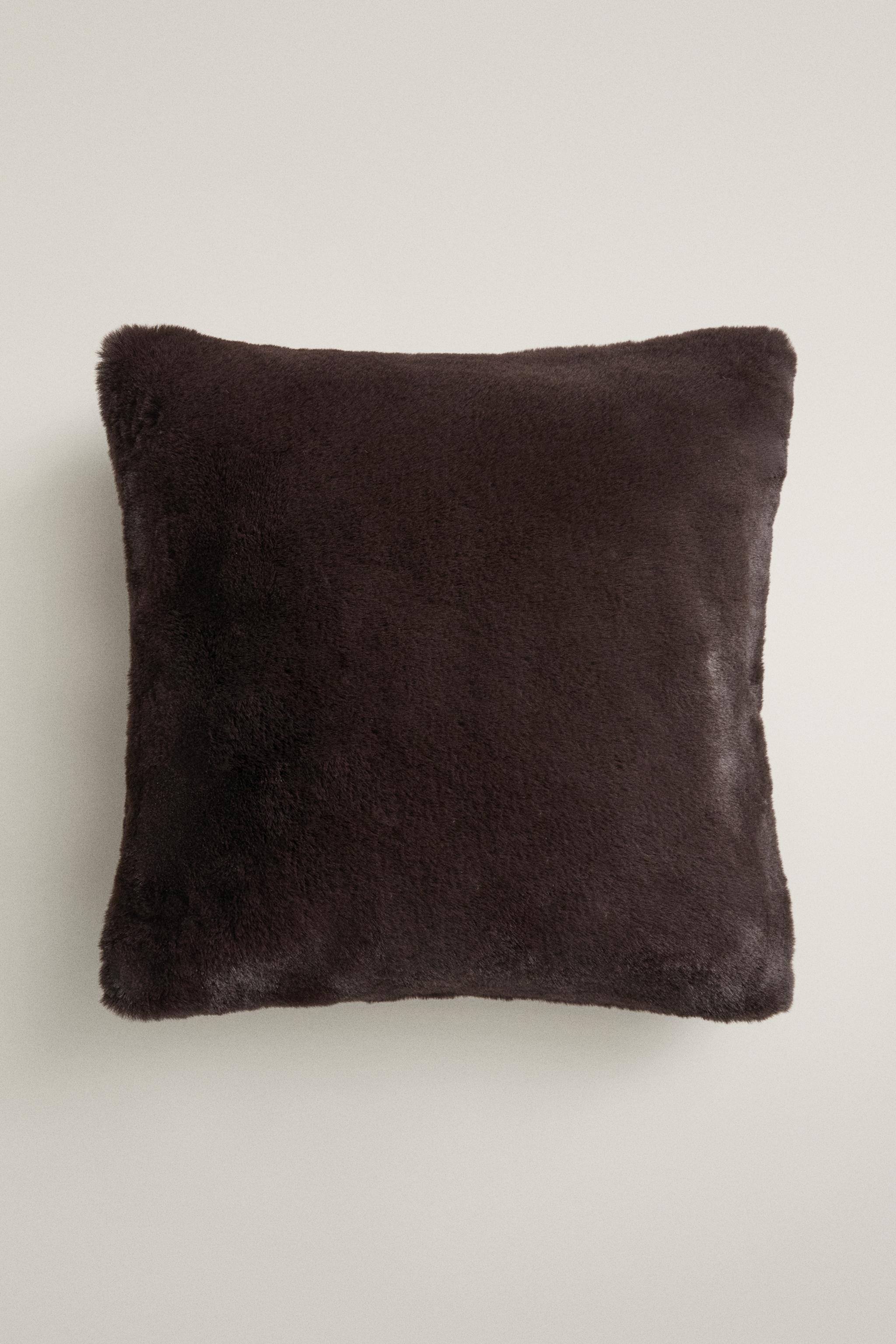 SHORT FAUX FUR THROW PILLOW COVER