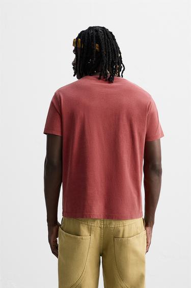T-SHIRT DÉLAVÉ RELIEF - Rouge de Zara - Image 2