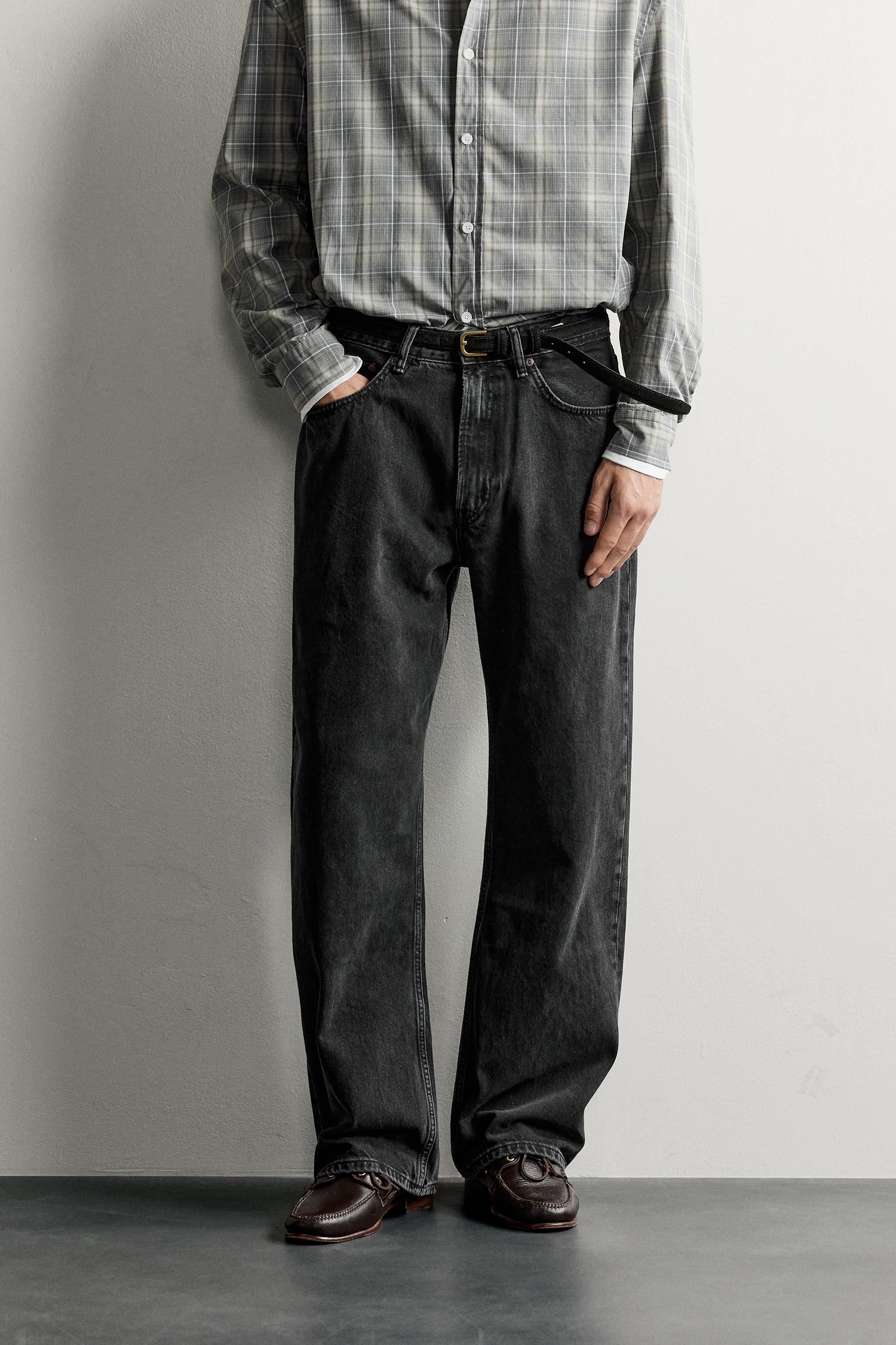 LOOSE FIT JEANS