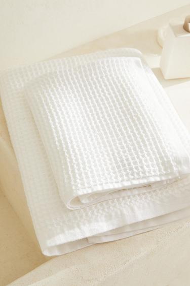 WAFFLE-KNIT COTTON BATH TOWEL - White by Zara - Image 6