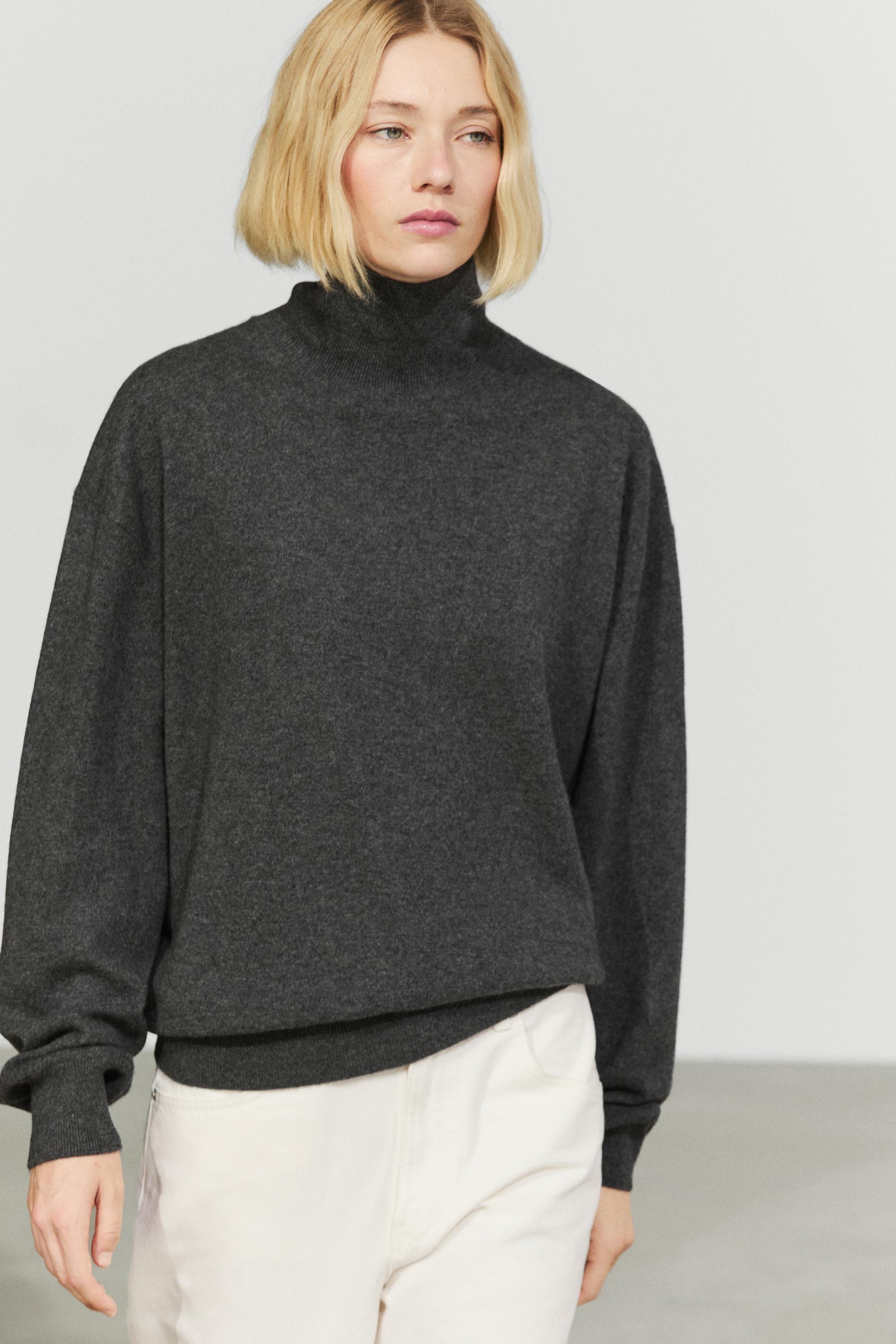 100% cashmere high neck knit sweater — Anthracite grey