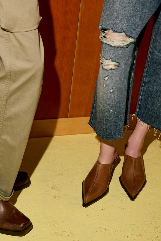 LEATHER STITCHED CLOGS