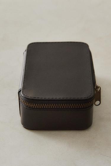 レザー ジュエリーボックスブラックZaraのレザー ジュエリーボックス - ブラック