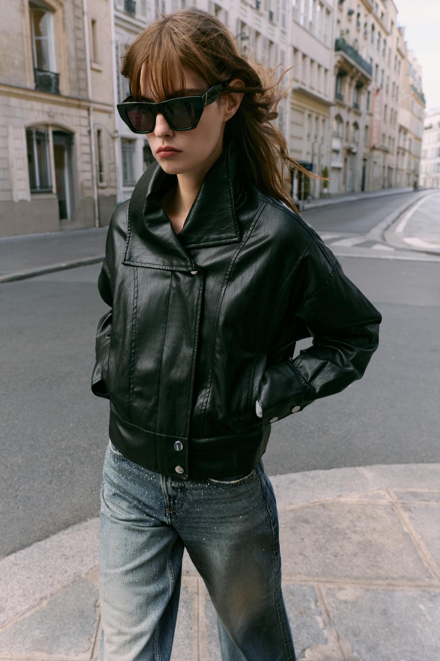 Женская куртка Zara Faux Leather Jacket with Back Pleats, цвет: Чёрный — фото 2