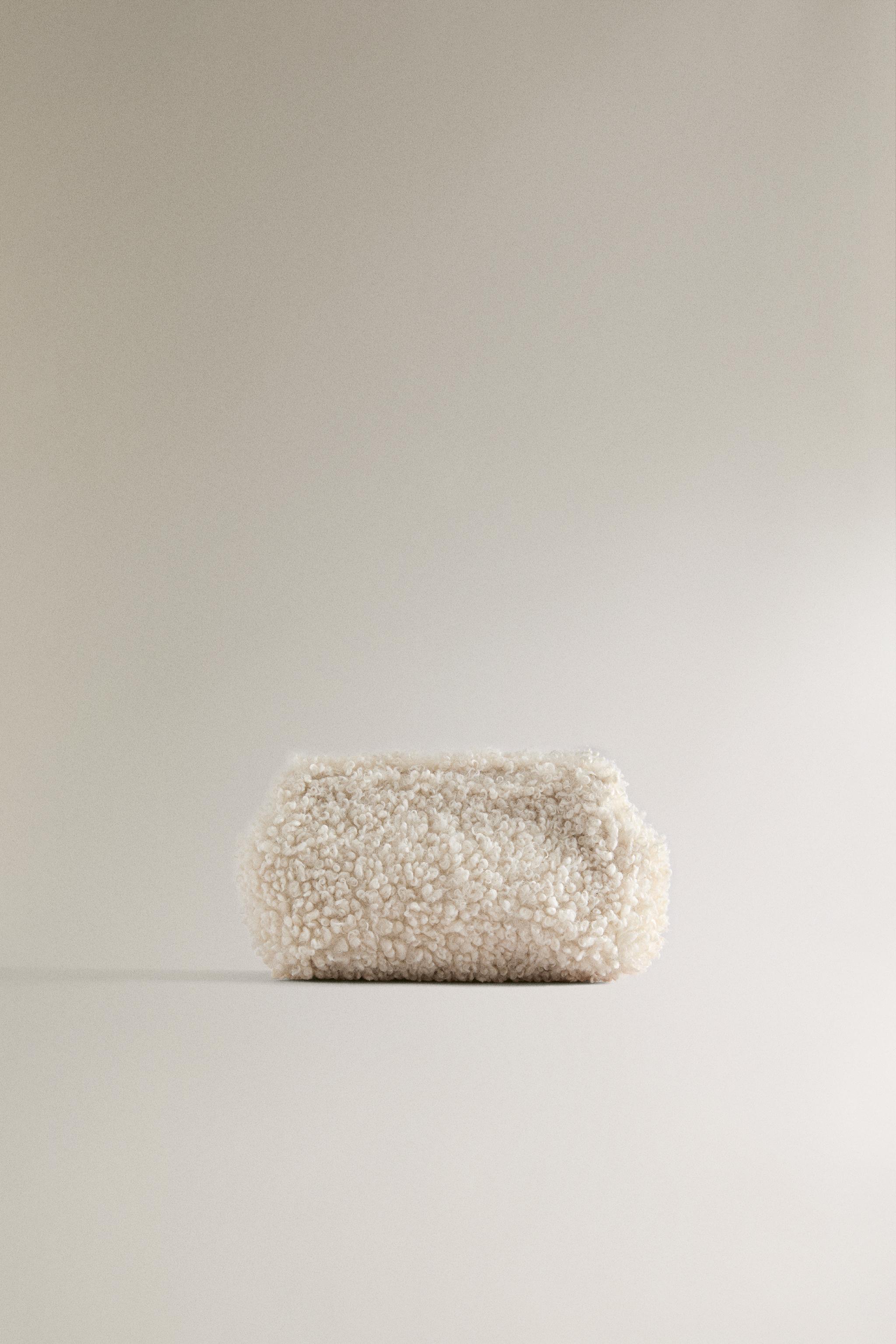 FAUX FUR MAKEUP BAG