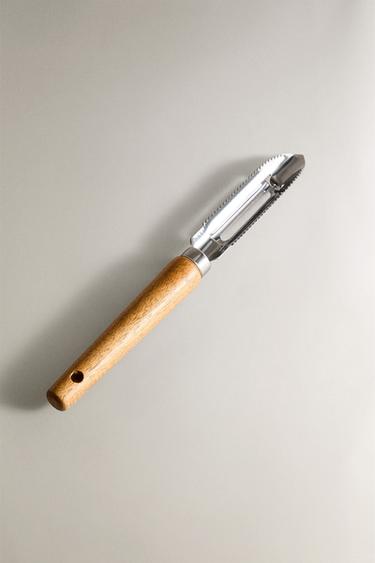 KITCHEN PEELER WITH WOODEN HANDLE - Brown by Zara - Image 1