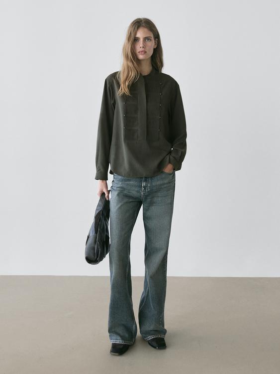 Pintuck shirt with stand collar