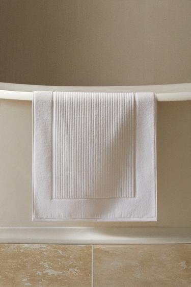 RIBBED TEXTURE BATH MAT - White by Zara - Image 5
