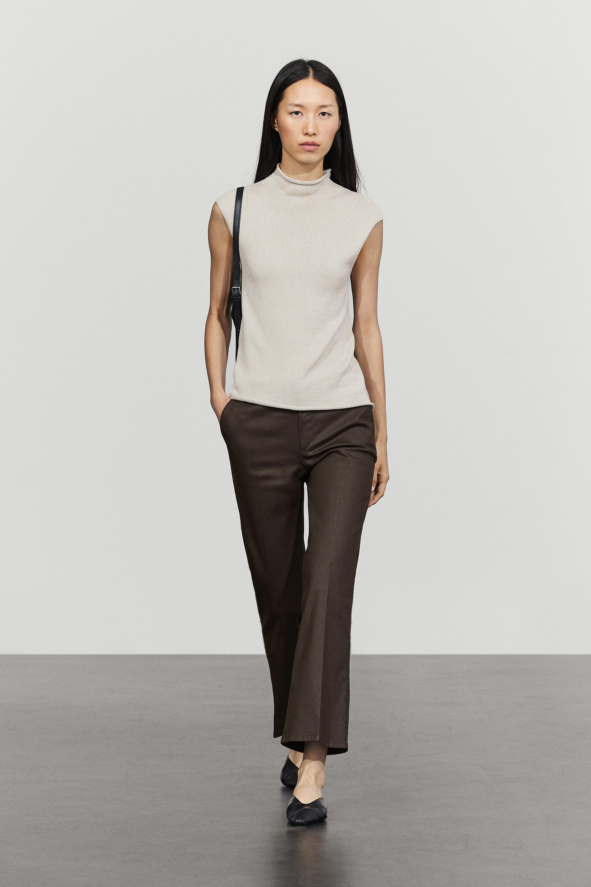 Rubberised cropped flare pants — Brown