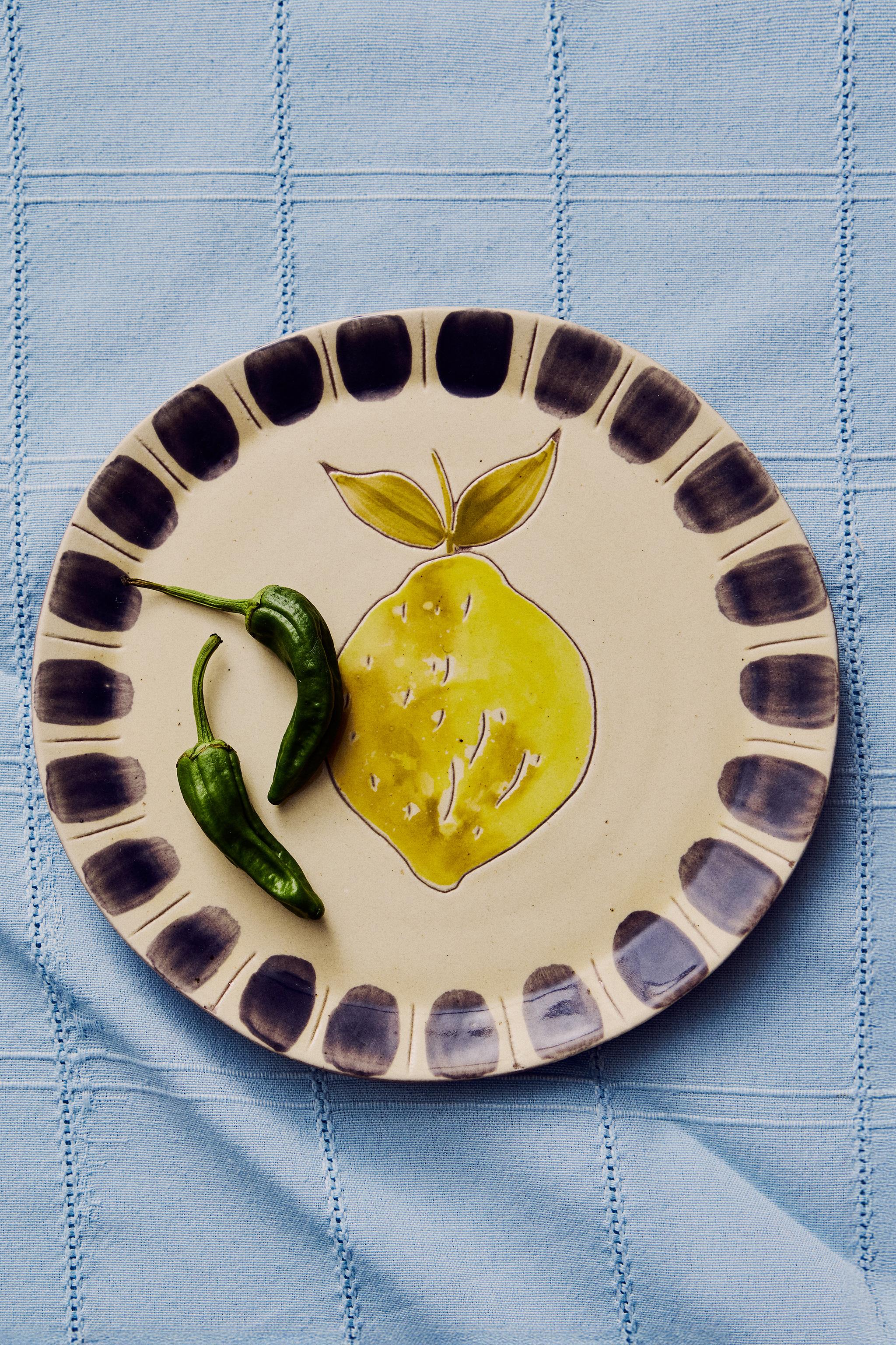FRUIT EARTHENWARE DESSERT PLATE — Yellow