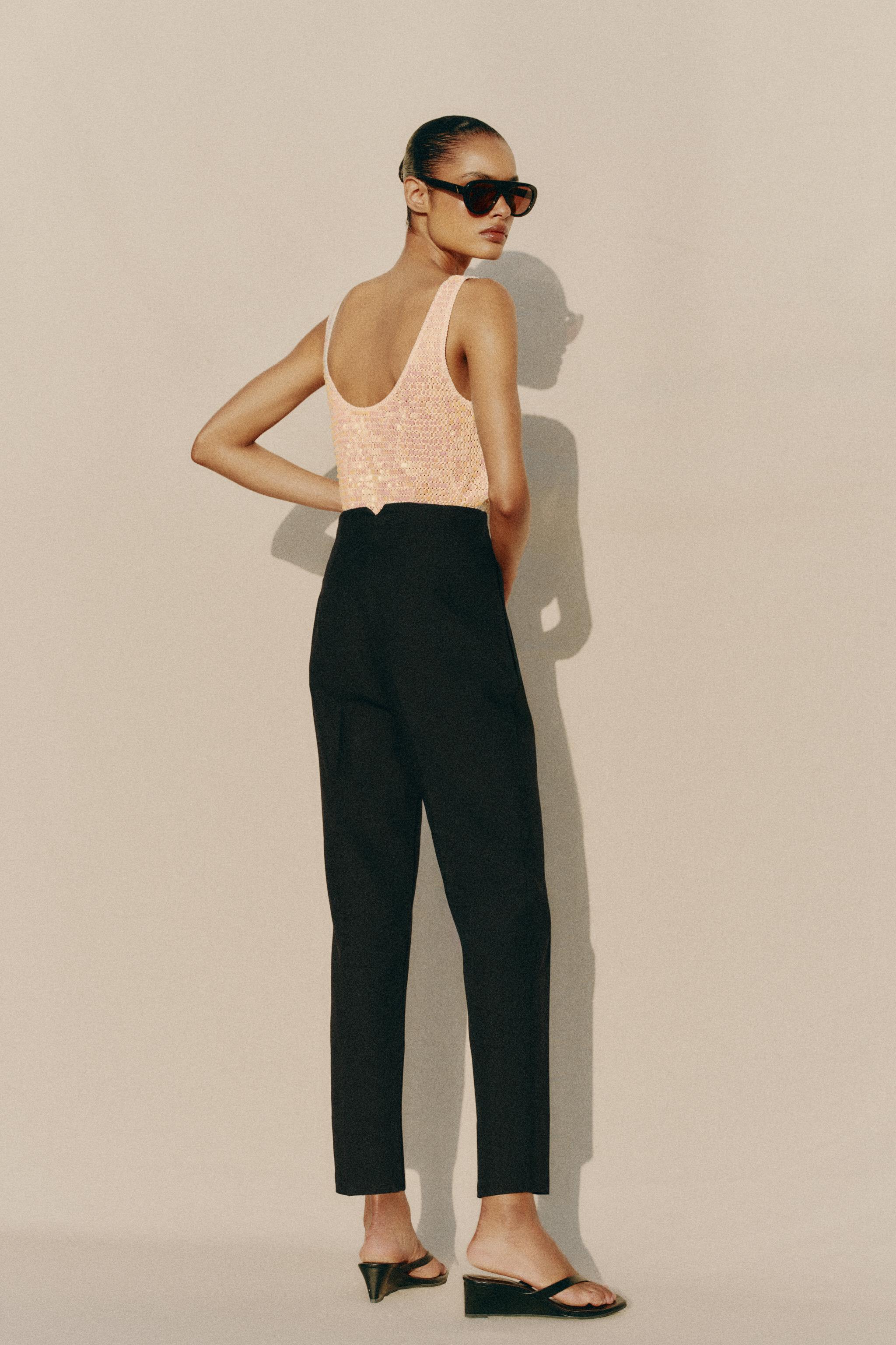 HIGH-WAISTED PANTS