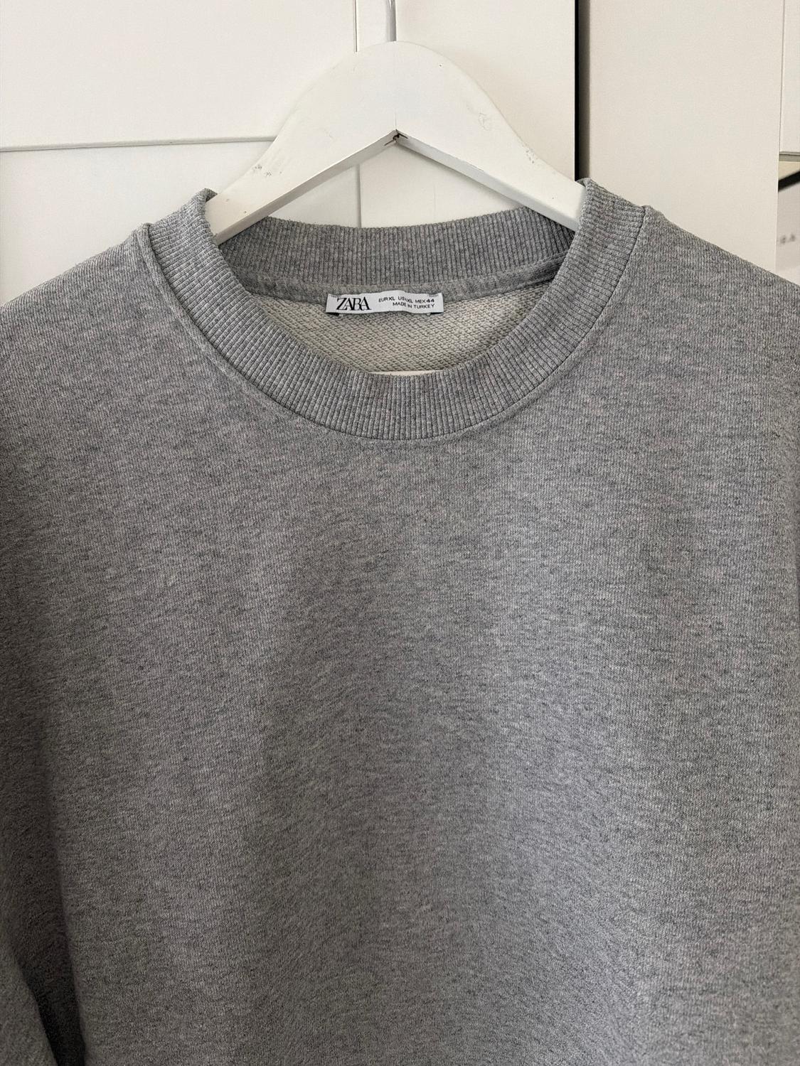 ROUND NECK SWEATSHIRT - Image 2
