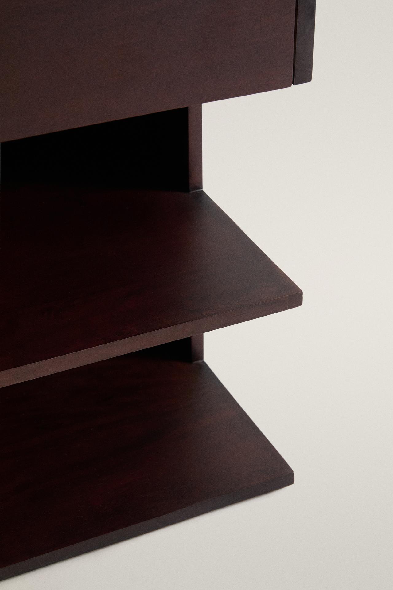 LACQUERED MANGO WOOD TABLE — Brown