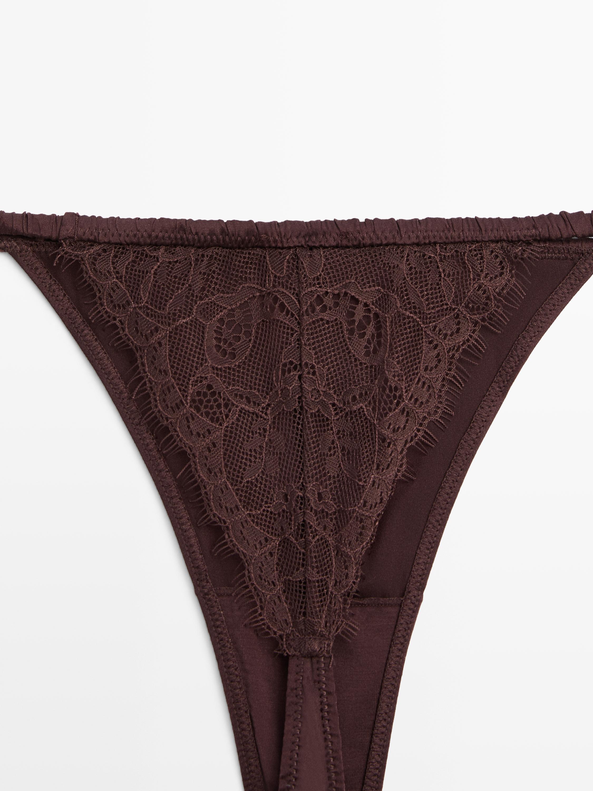 String en soie avec dentelle