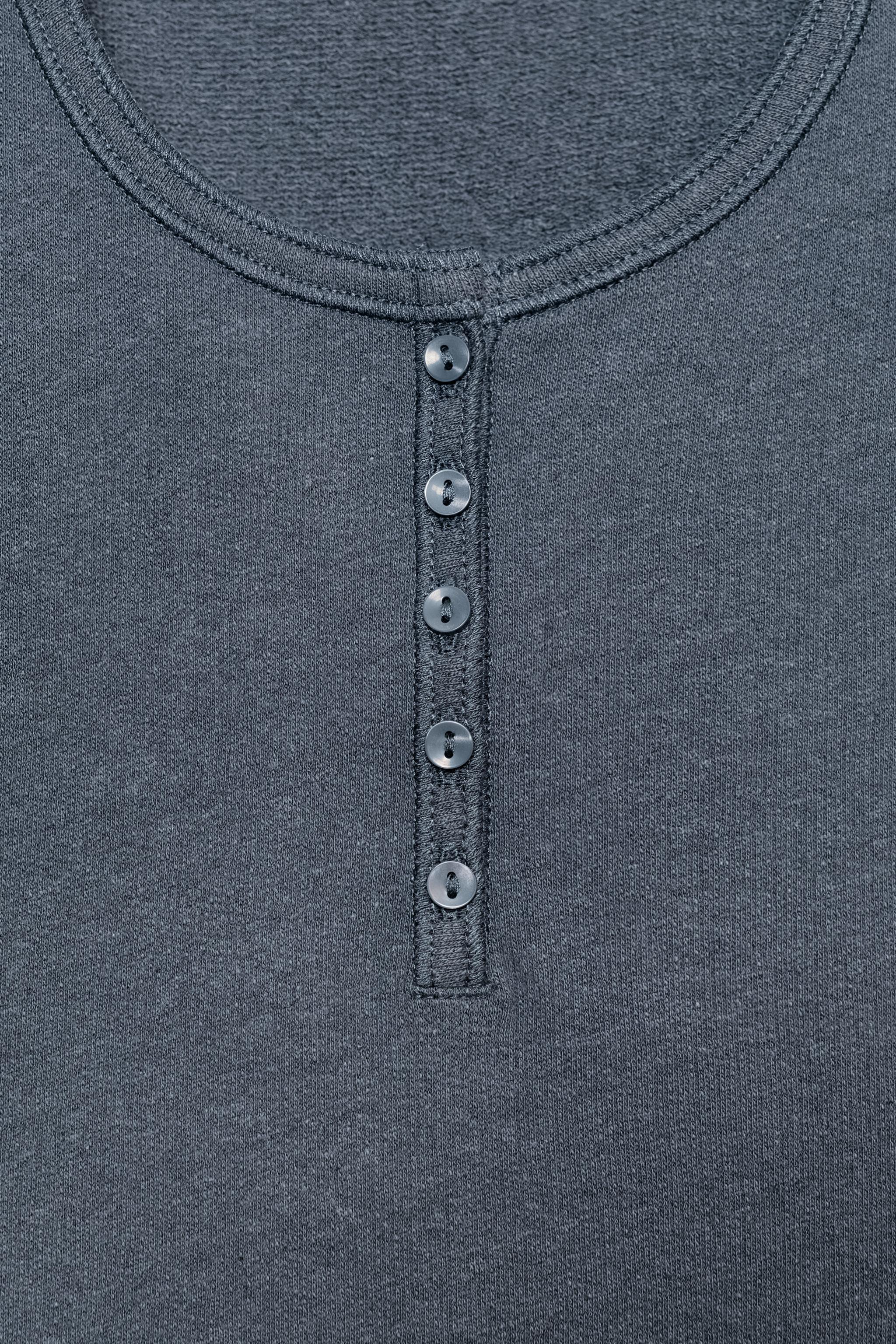 LINEN BLEND BUTTON-FRONT TOP