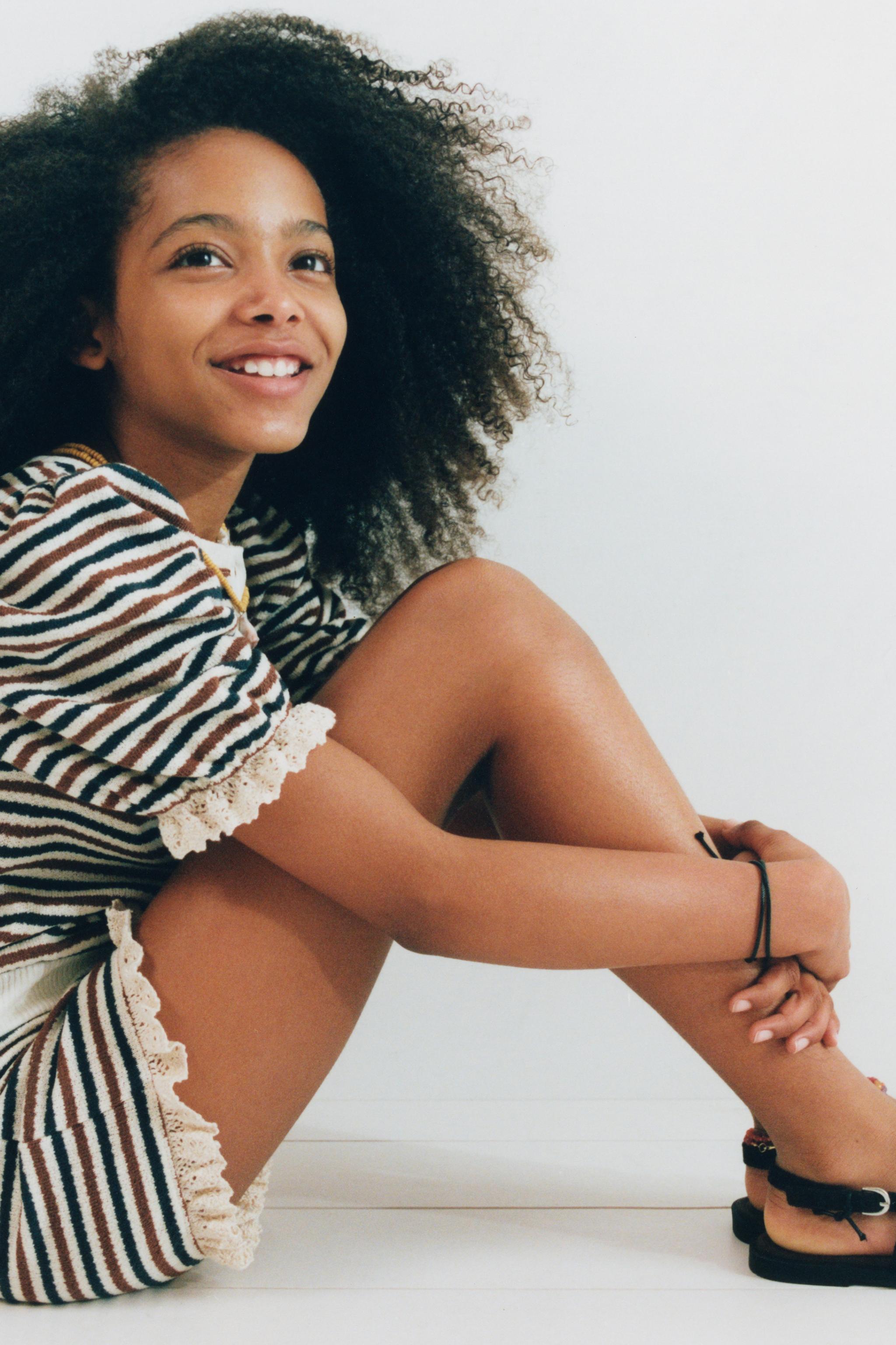 SHORT EN MAILLE À RAYURES