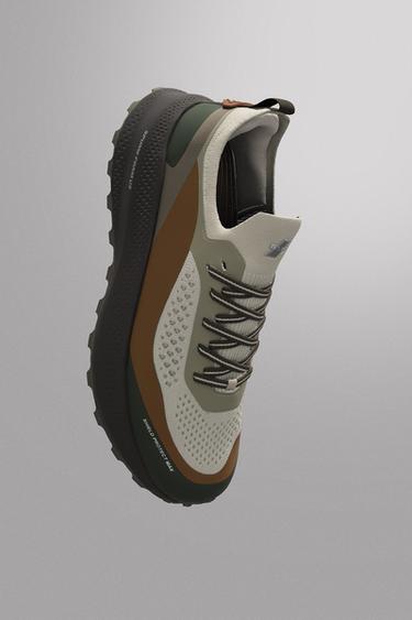 BASKETS DE COURSE TRAIL - Marron de Zara - Image 3