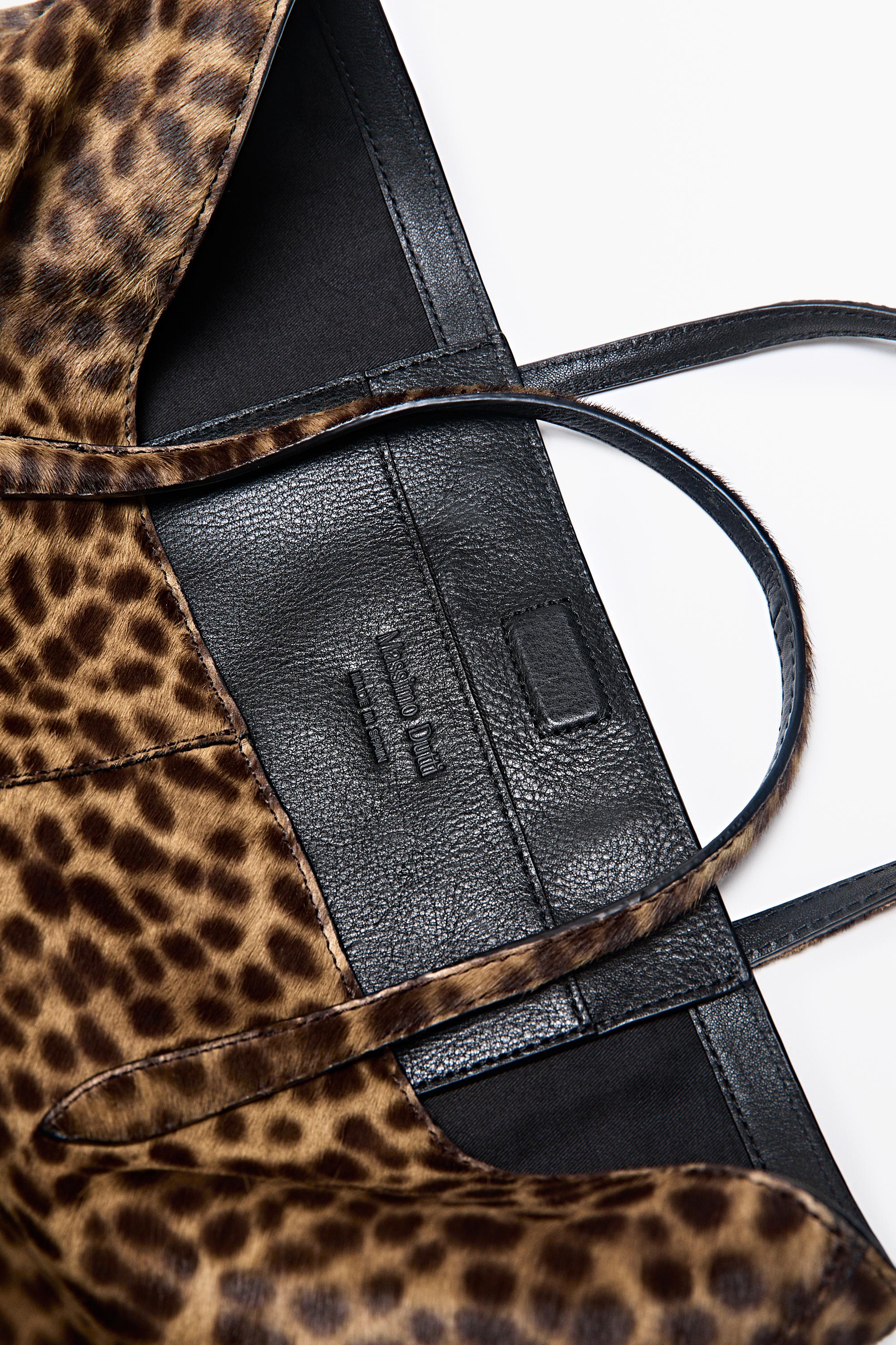Medium leather tote bag with fur