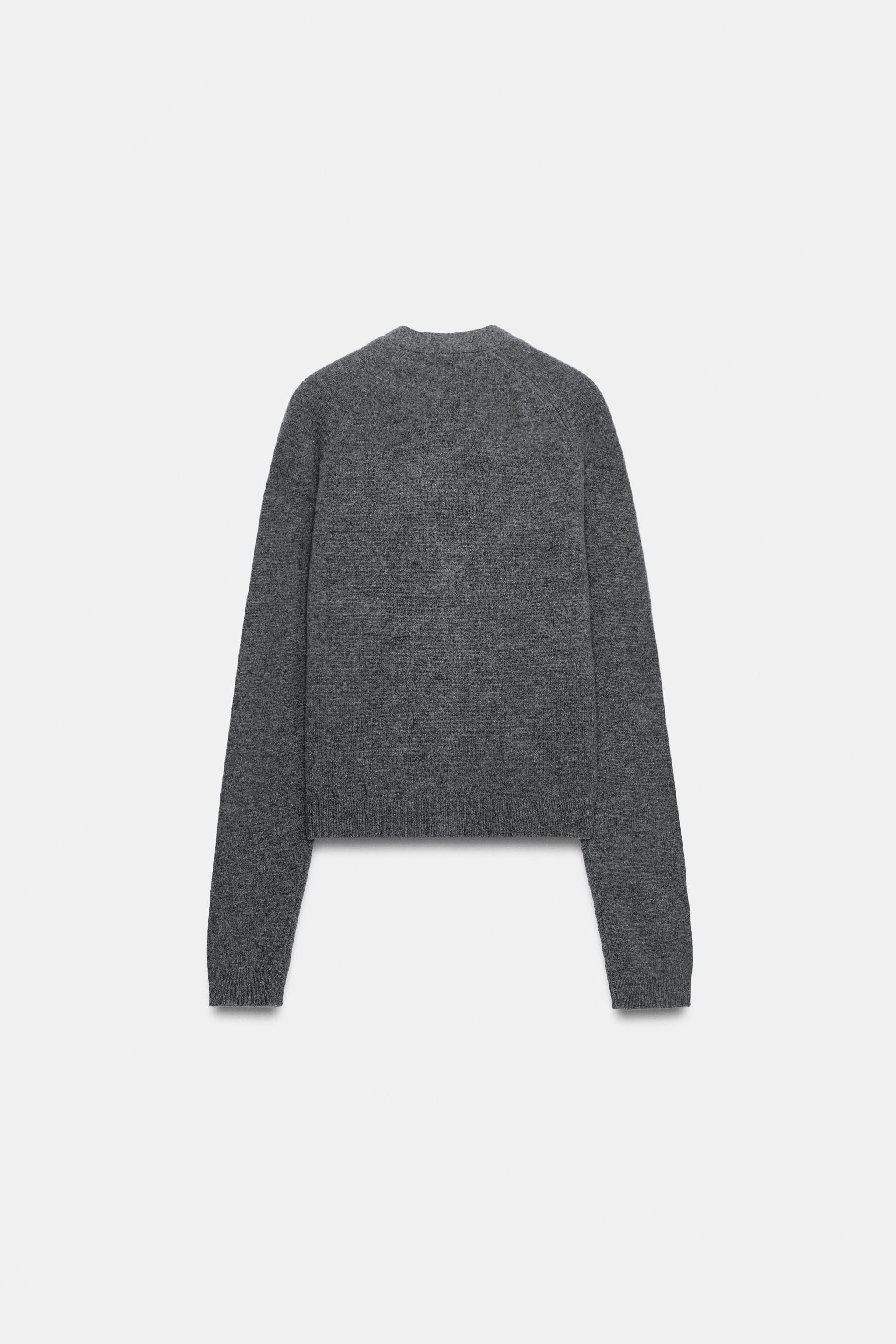 100% WOOL V-NECK CARDIGAN