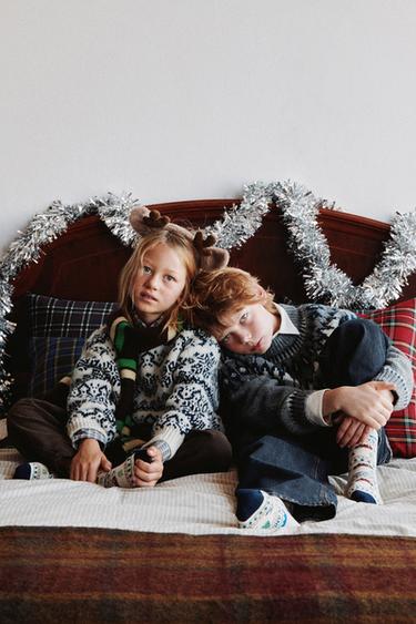 سترة محاكة بجاكار - رمادي / أزرق الخاص بـ Zara