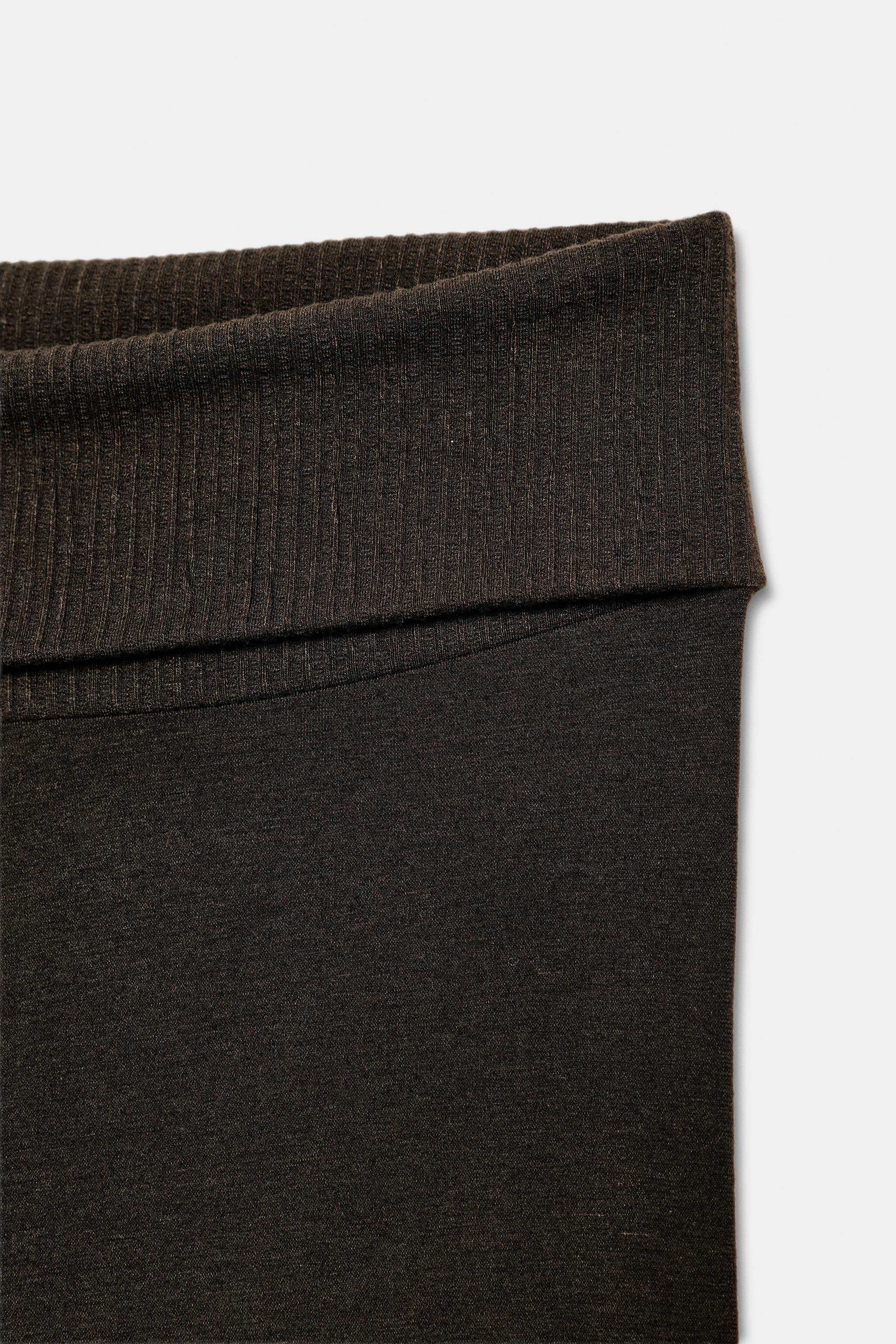 SEAMLESS FLARE PANTS