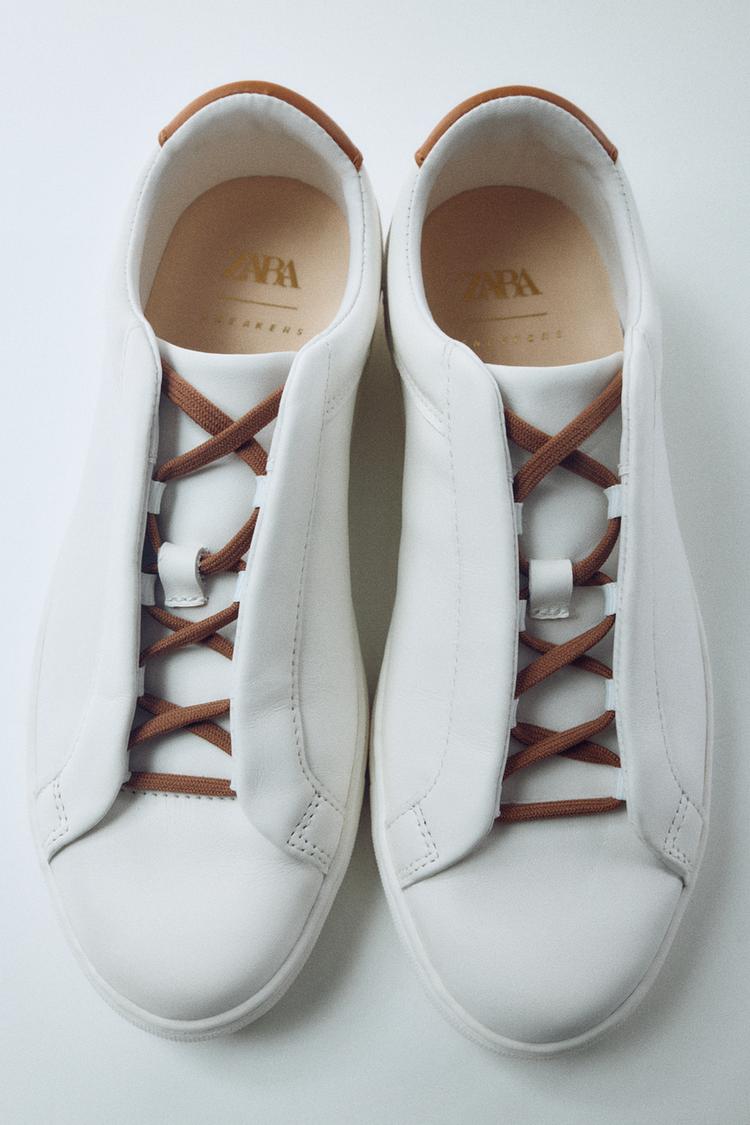 SNEAKERS WITH CONTRAST HEEL DETAIL — White