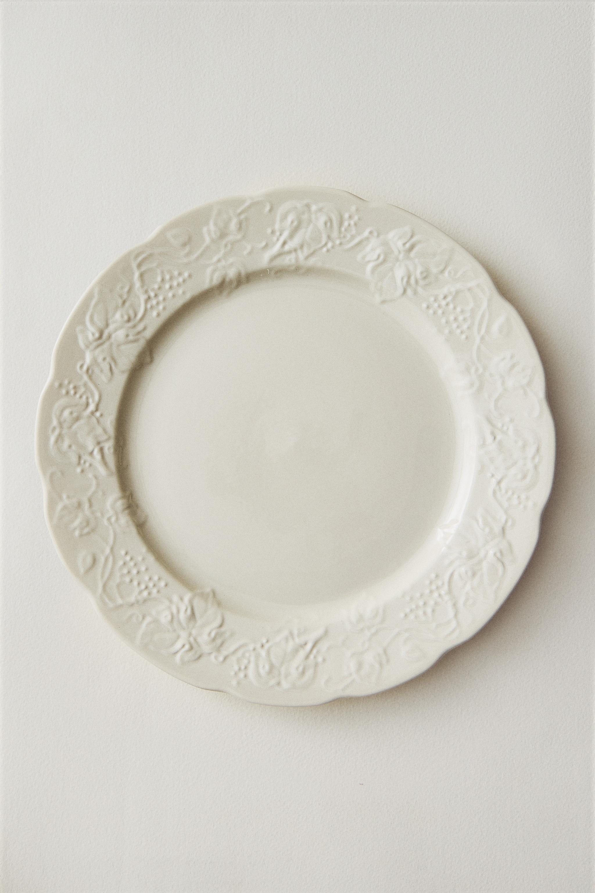 GRAPE PORCELAIN DINNER PLATE