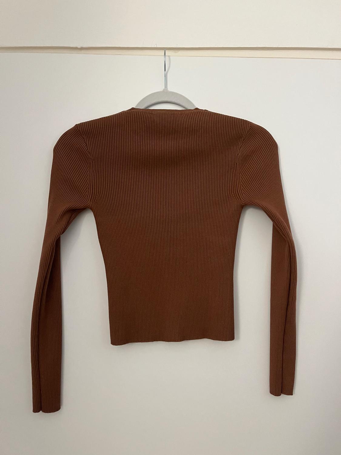 KNIT SWEATER WITH SHOULDER PADS - Image 2