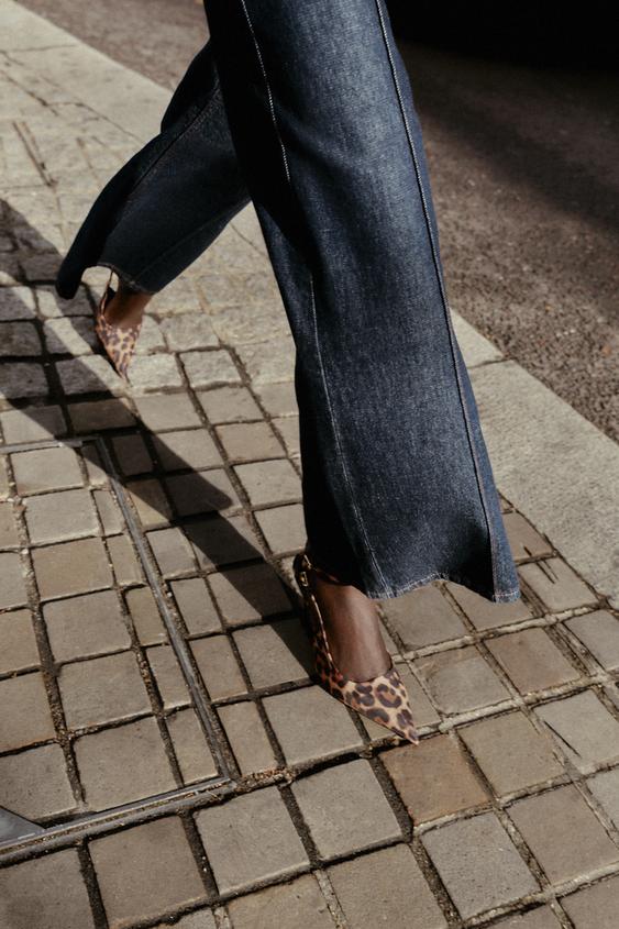 CHAUSSURES À TALONS ET BRIDES ARRIÈRE AVEC IMPRIMÉ ANIMALIER