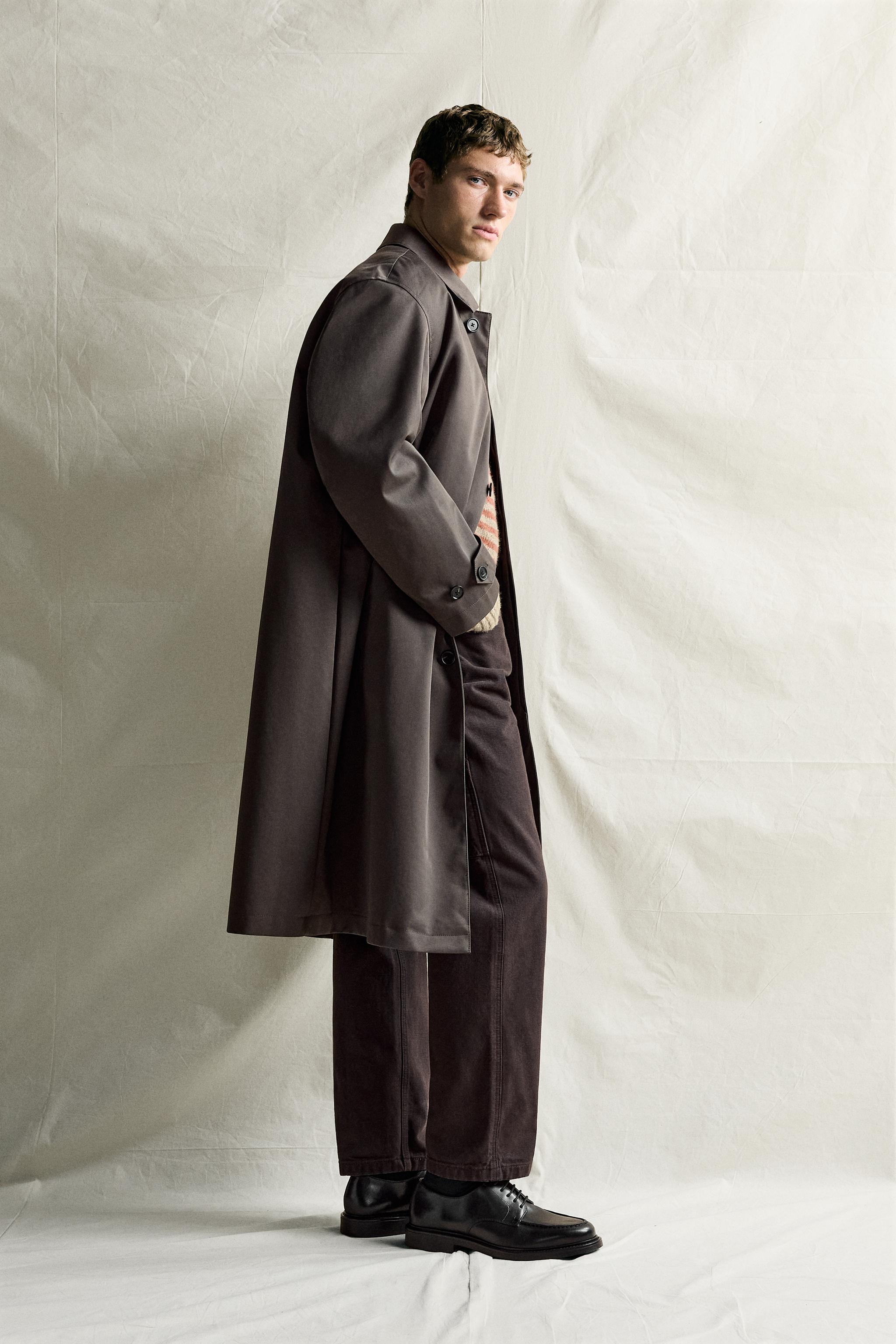 WATER-REPELLENT TRENCH COAT WITH DETACHABLE LINING