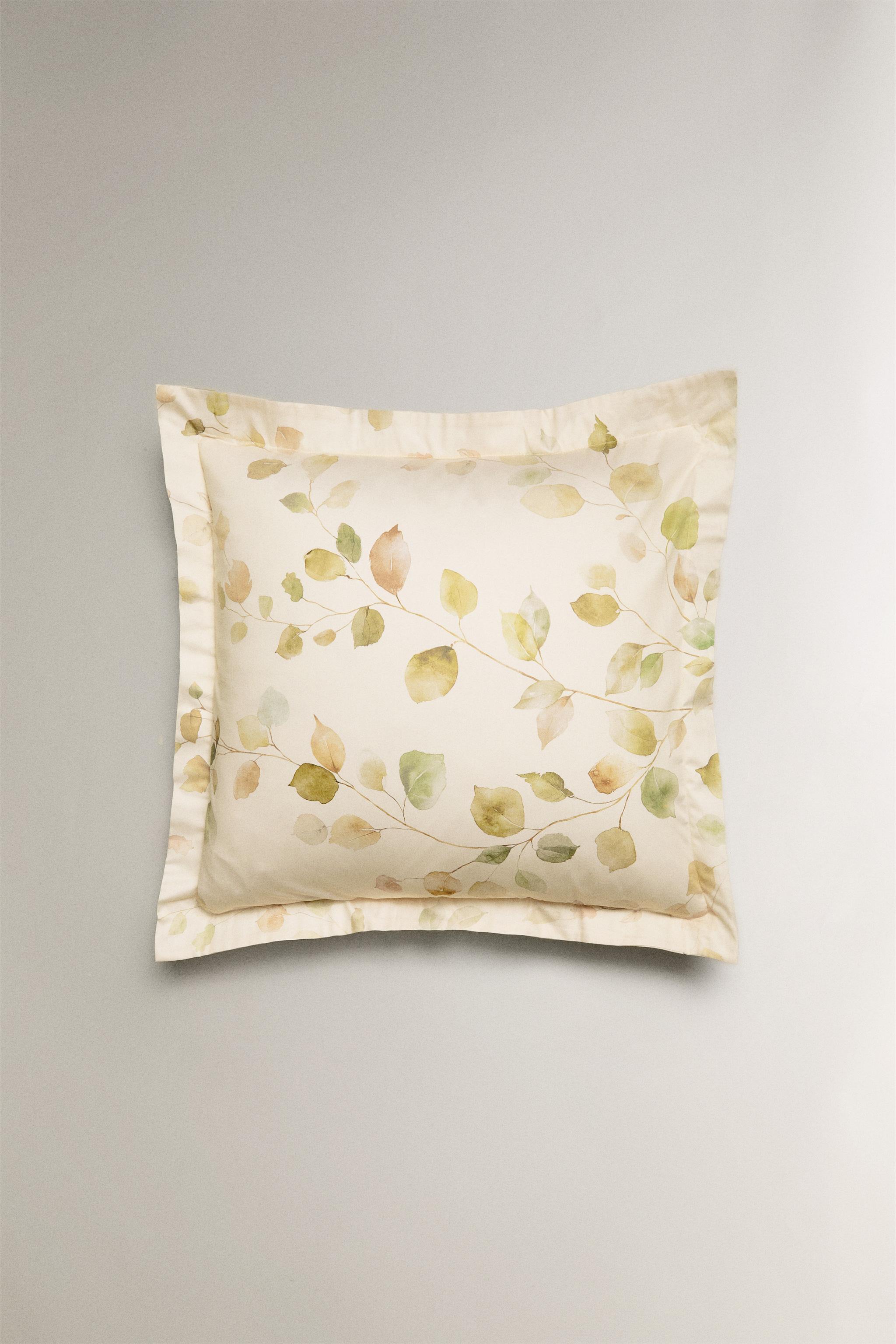 SATEEN PILLOWCASE WITH LEAF PRINT