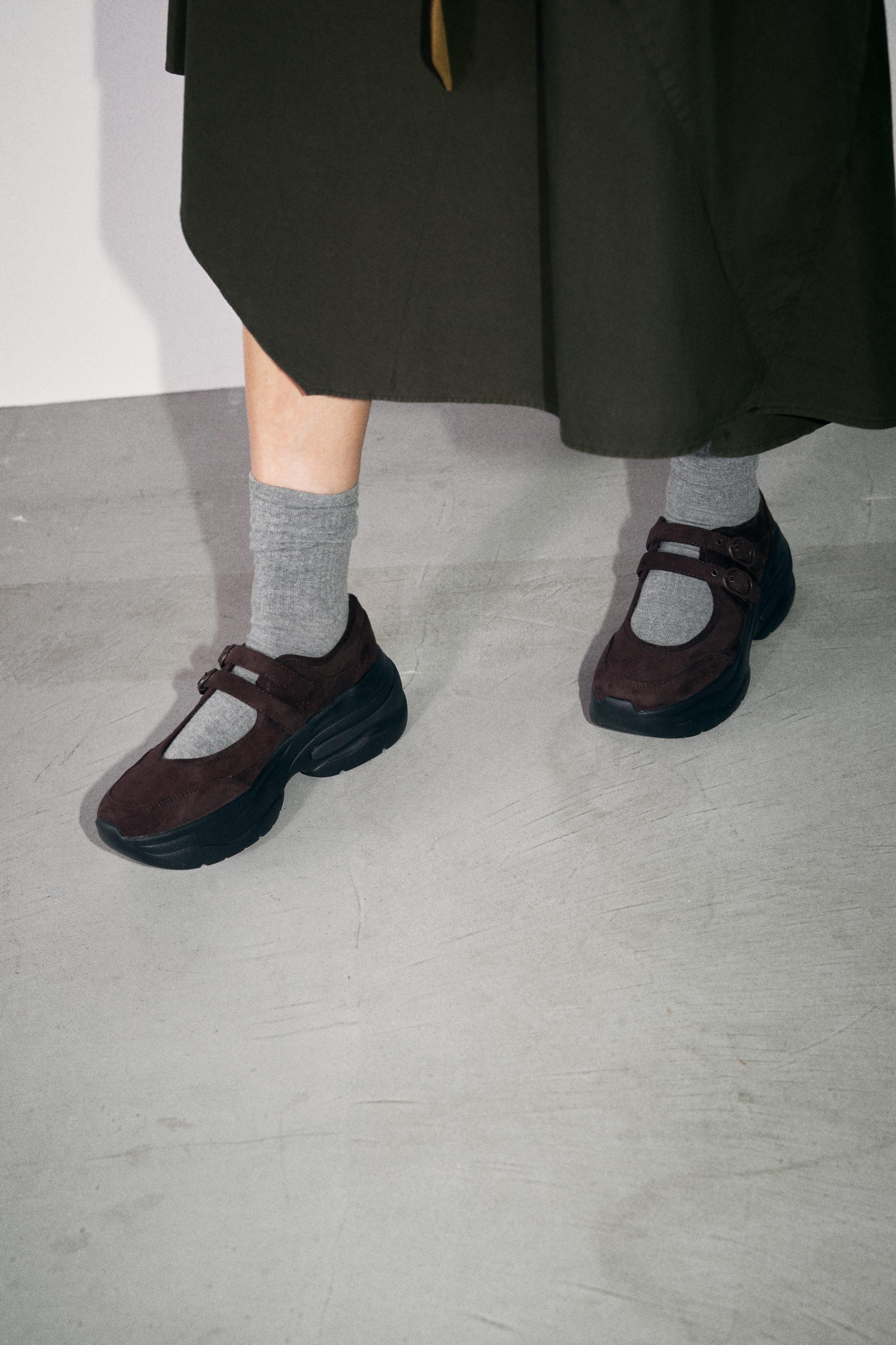 unkorin60様専用 ZARA フラットリアルレザープラットフォーム ZARAレザーフラットブーツと２年目のご挨拶。 | LEE