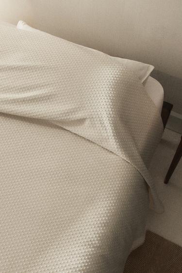 ΚΟΥΒΕΡΛΙ ΜΕ ΣΧΕΔΙΟ ΜΕ ΚΟΥΚΚΙΔΕΣ - Μπεζ του Zara