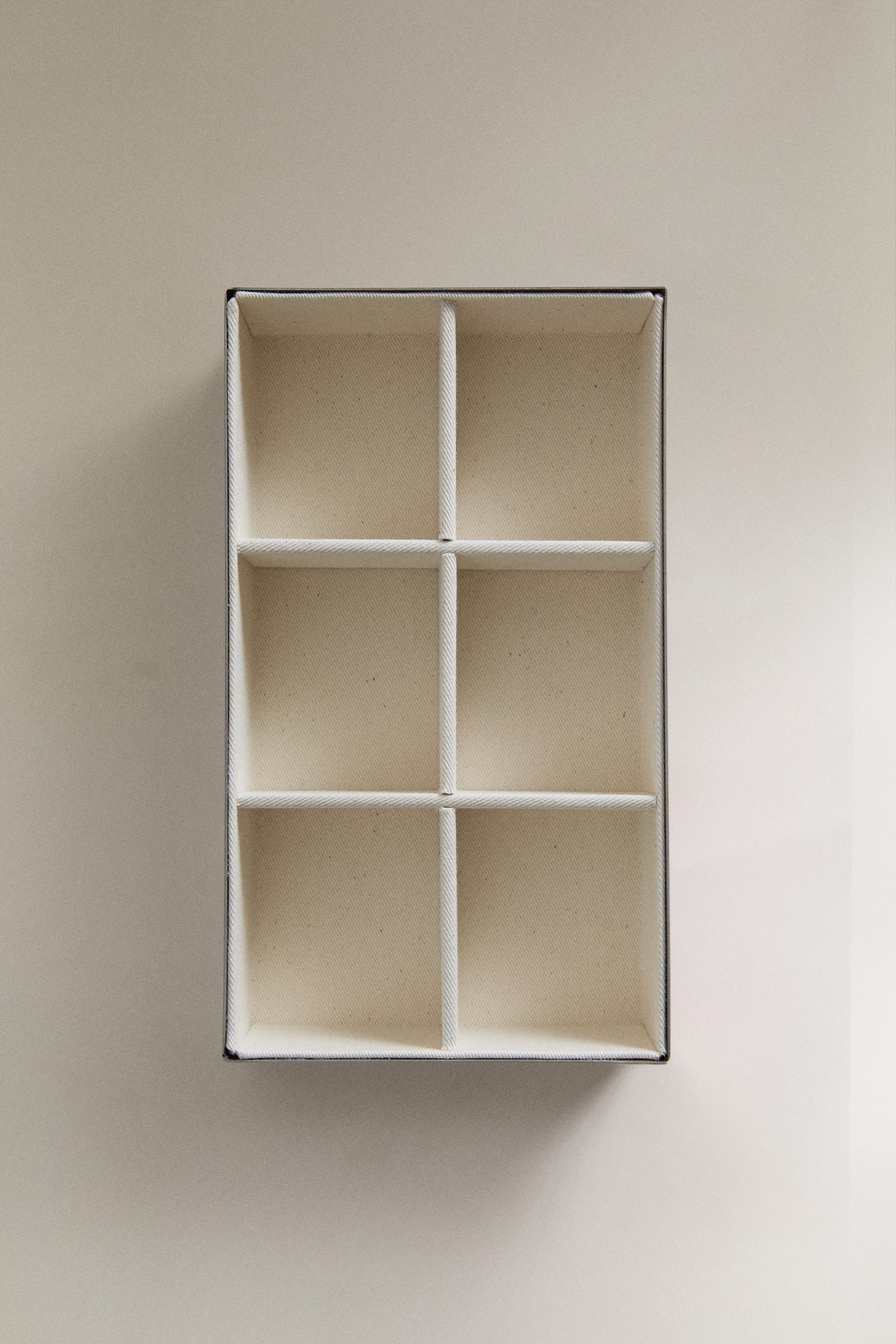JEWELRY ORGANIZER WITH DIVIDERS