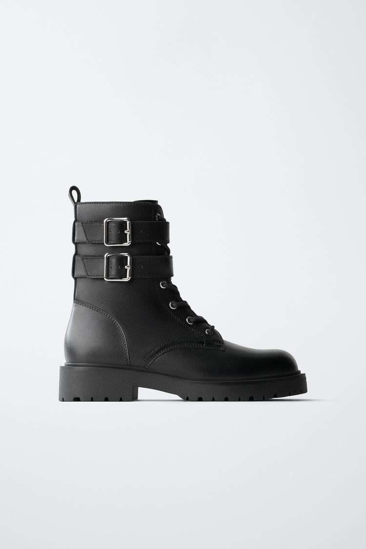 Botas de cuero con doble hebilla