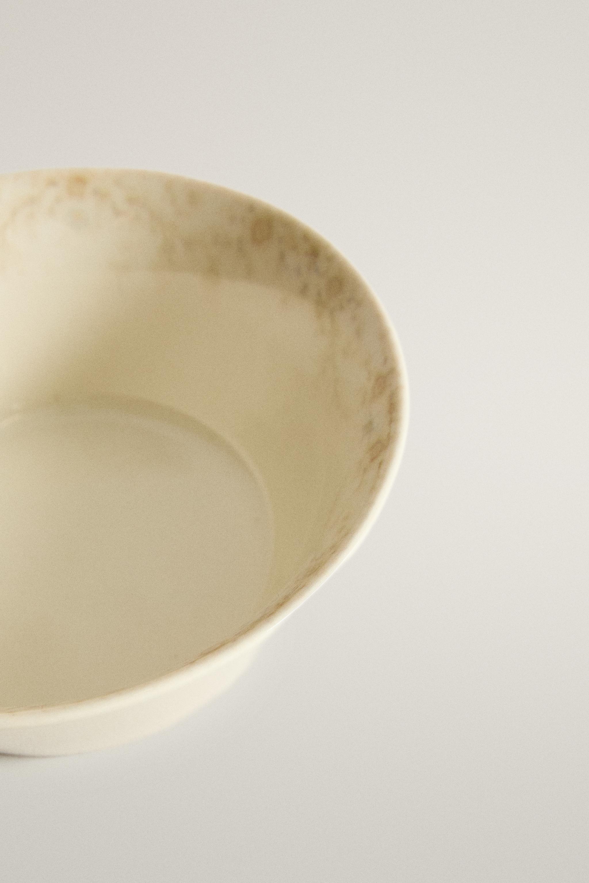 GARDENIA STONEWARE BOWL