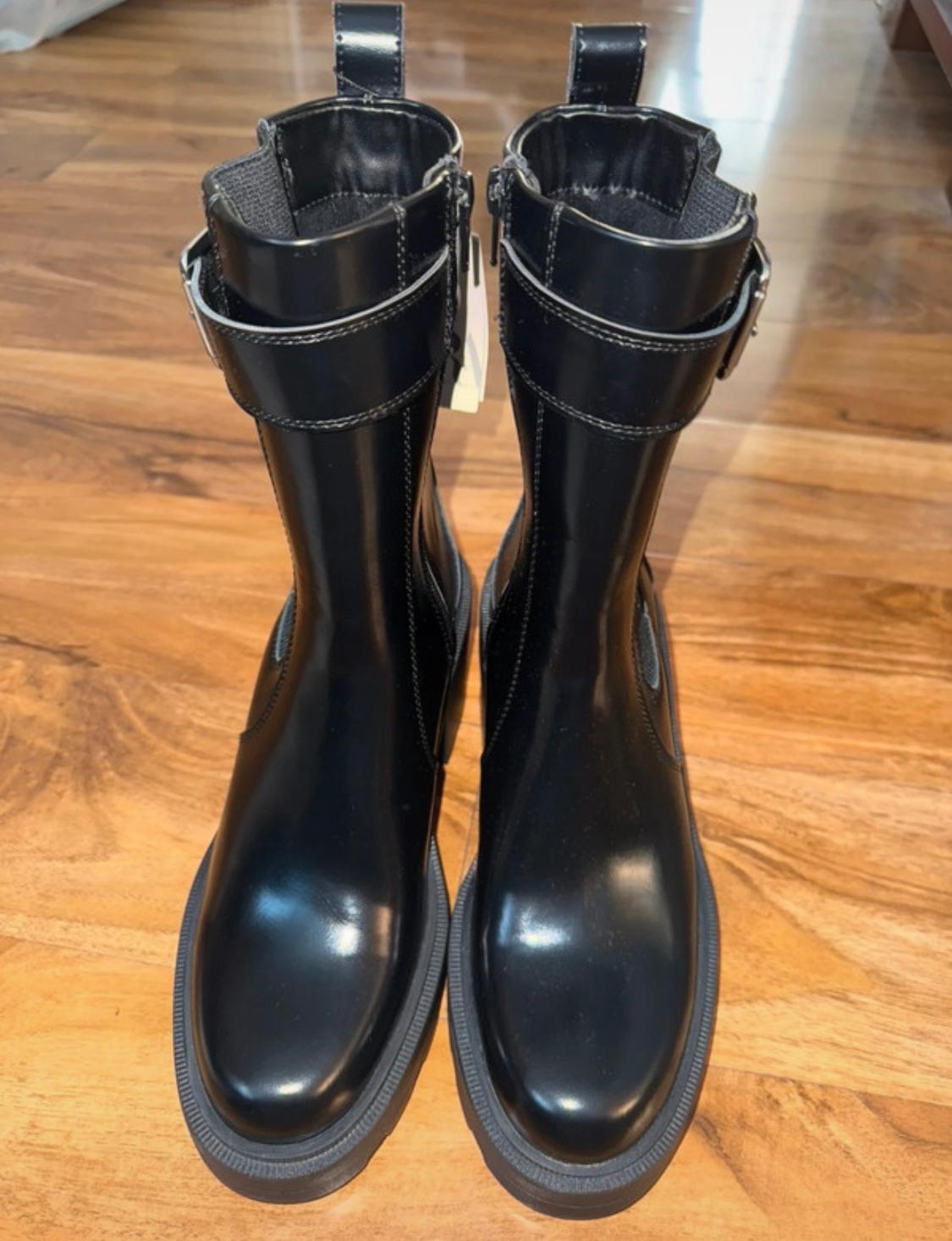 BOOTS - Image 2