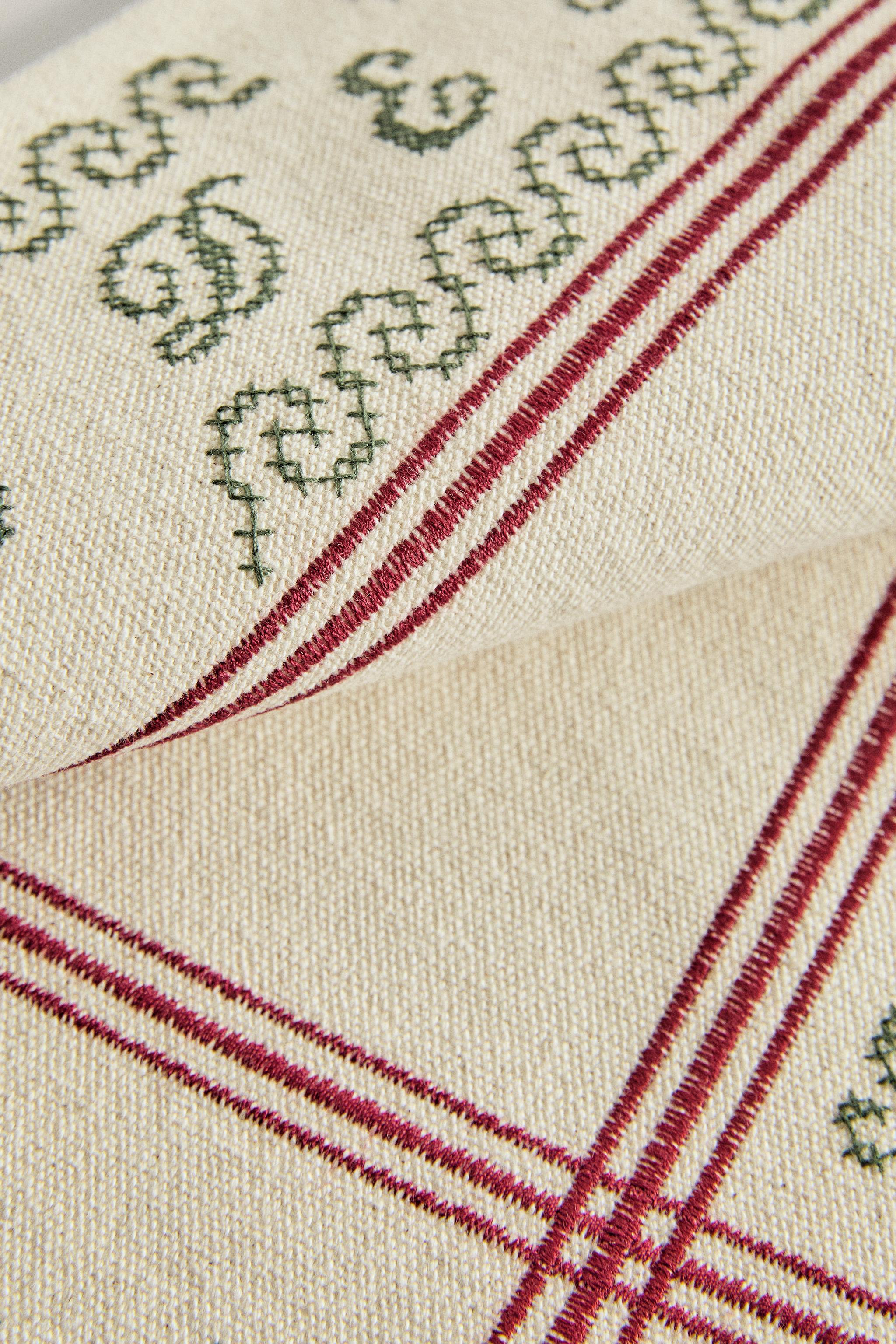 CHRISTMAS COTTON PLACEMAT WITH EMBROIDERED LETTERS