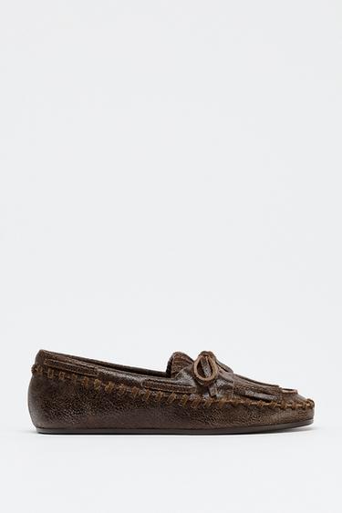 MOCASÍN PIEL FLECOS - Marrón de Zara