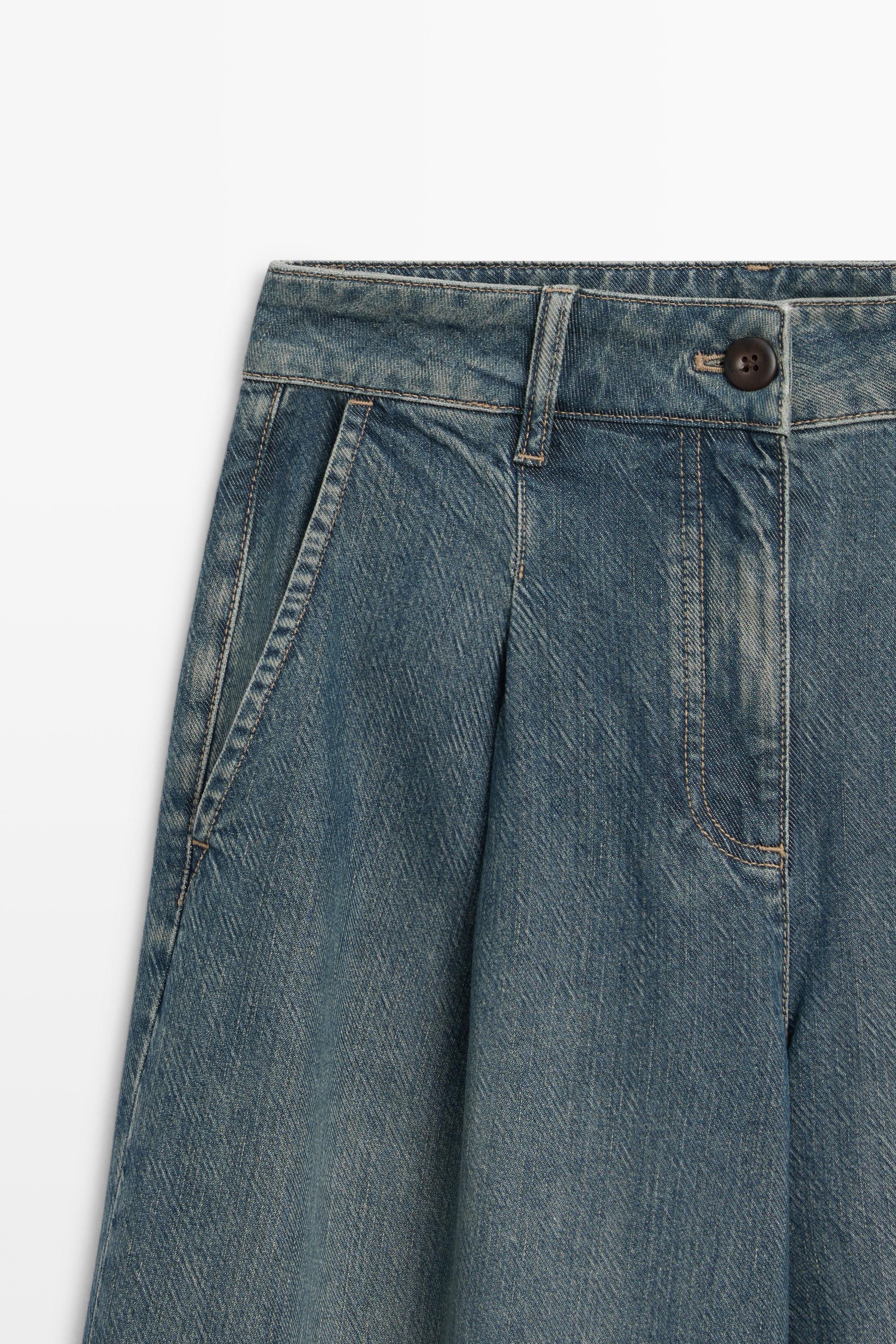 Wide-leg high-waist jeans